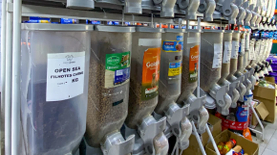 Rações a granel na Nutriaves Pet Center